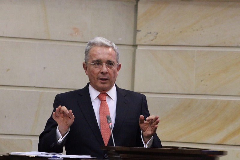 Colombia: Uribe sentenciado. El Salvador: reelección indefinida. Brasil: aranceles del 50%