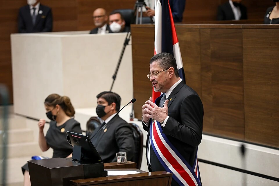 Rodrigo Chaves enfrenta solicitud de desafuero. Brasil, la COP30. Nicaragua presenta a Fabiola Tercero